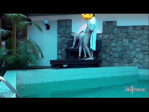 ❤️ Boss uzaicina kalponi uz baseinu, bet nevarēja pretoties karstu ❤️❌ Porno video pie lv.xxx050890.ru