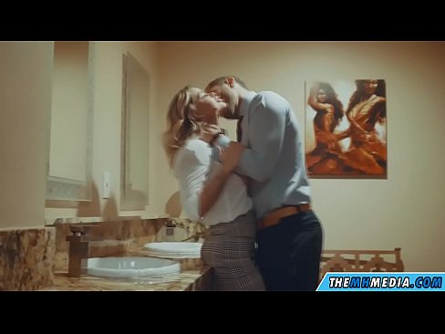 ❤️ Kad krūtiska blondīne pavedina tevi publiskā tualetē ❤️❌ Porno video pie lv.xxx050890.ru